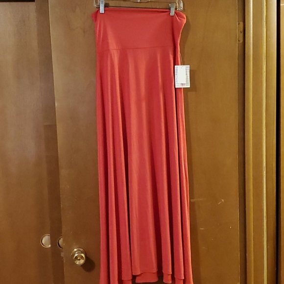 LuLaRoe Dresses & Skirts - LuLaRoe red maxi skirt size medium